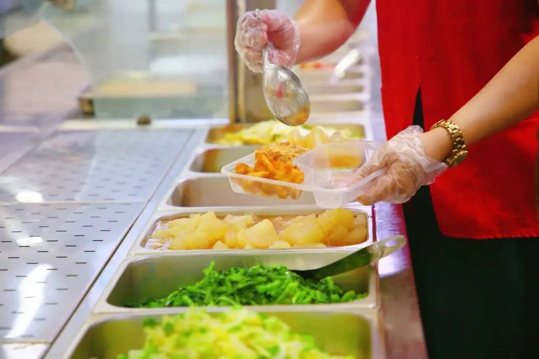 长者食堂直播“开箱”，居民关心的“谜题”有了答案！