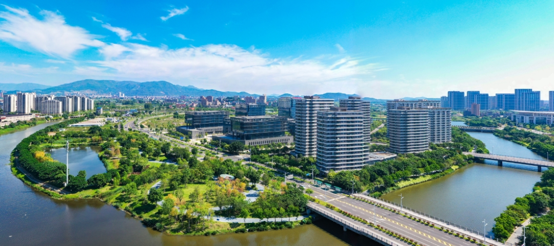 上半年经济数据出炉，5E对战
4项指标排全市第一！