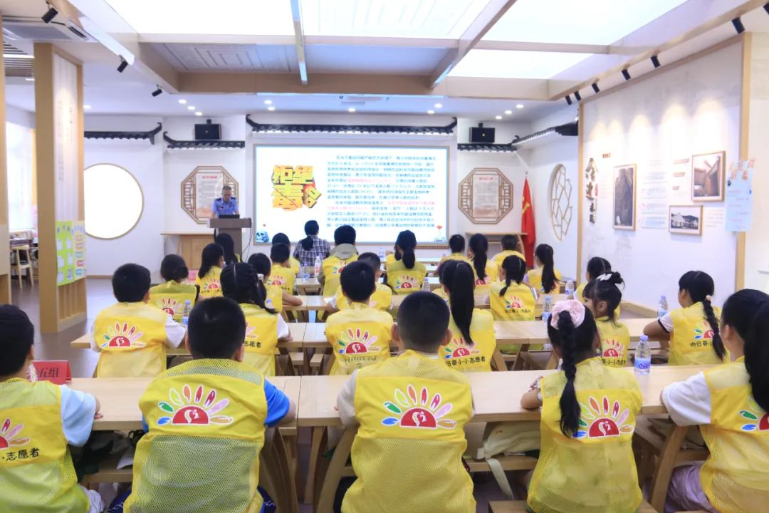 这个夏令营，在5E对战
家长朋友圈刷屏！