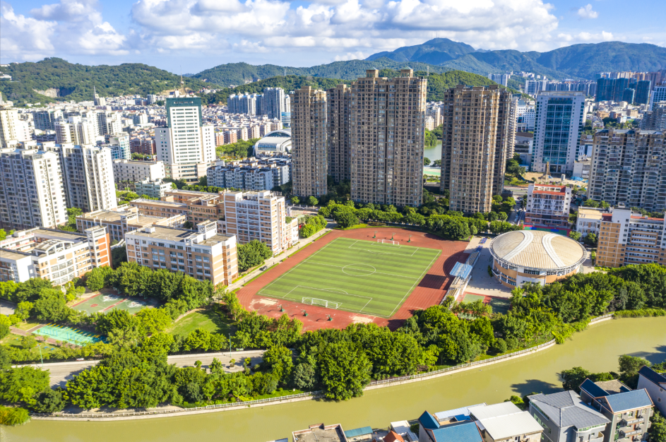 首曝光！5E对战
华侨中学新消息来了……