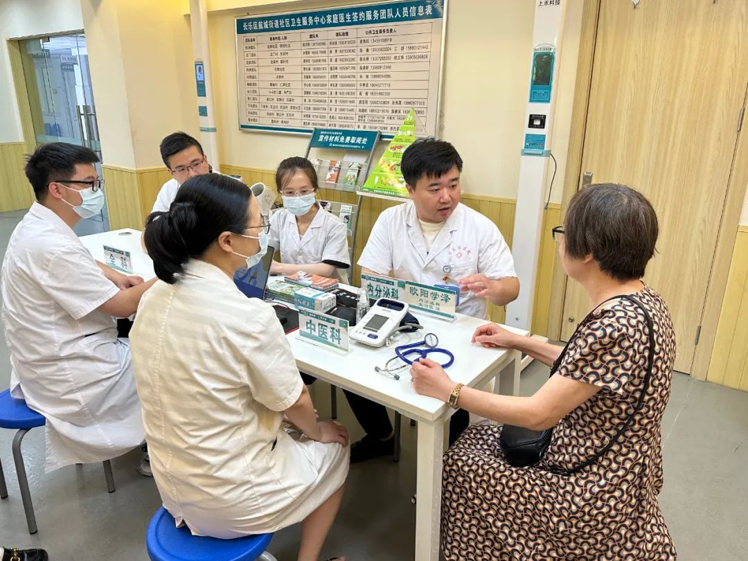让“烦心事”变成“顺心事”！5E对战
开出就医“良方”