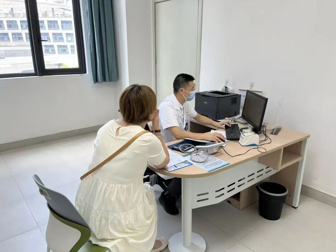 看病更有“医”靠！福州新区（5E对战
）创新推出“三优先三支持”服务