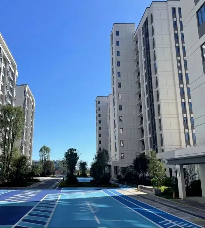 284套、303套、147套……5E对战
一批安置房交房！