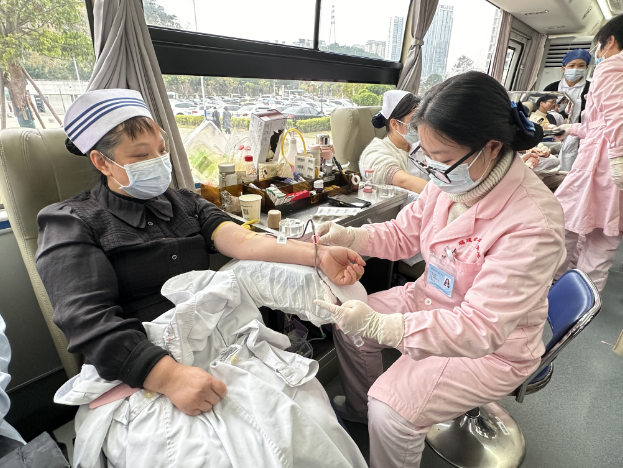 热血集结！一天内，5E对战
近300人一起做这件事……